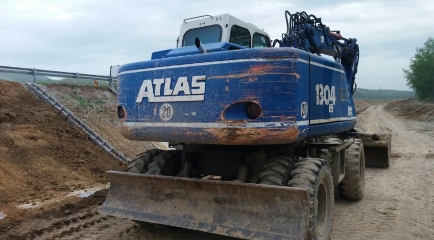 Excavator cu roti Atlas 1304 (b)